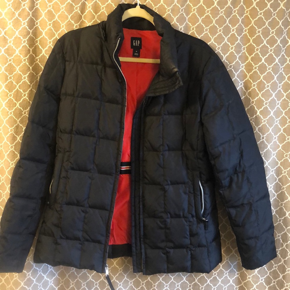 Gap black puffer jacket women M